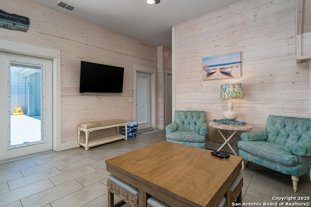 Image 7 of 27 For 2821 11th 102