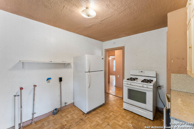 Image 12 of 18 For 518 Wright Ave