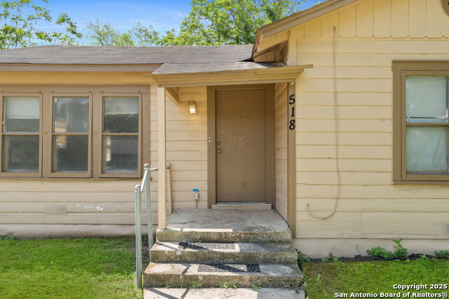 Image 4 of 18 For 518 Wright Ave