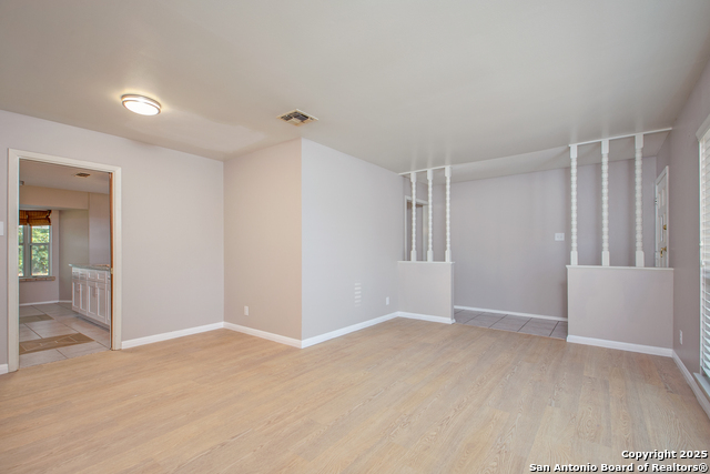 Image 5 of 28 For 5019 Northfield Dr