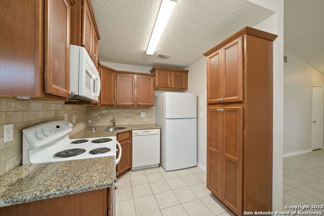 Listing photo id 9 for 9140 Timber Path 1301