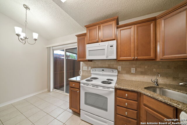 Listing photo id 11 for 9140 Timber Path 1301