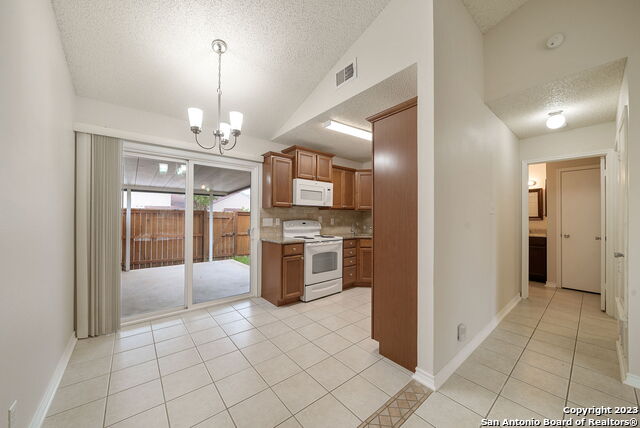 Listing photo id 13 for 9140 Timber Path 1301