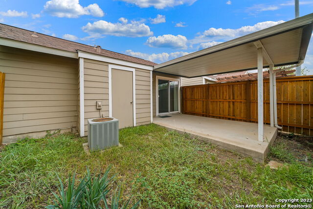 Listing photo id 22 for 9140 Timber Path 1301