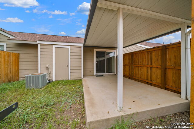 Listing photo id 23 for 9140 Timber Path 1301