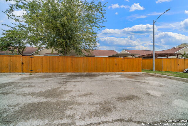 Listing photo id 26 for 9140 Timber Path 1301