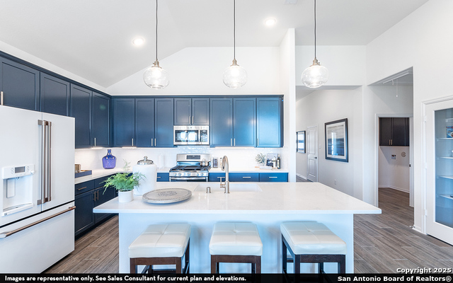 Listing photo id 3 for 182 Ednie Ln