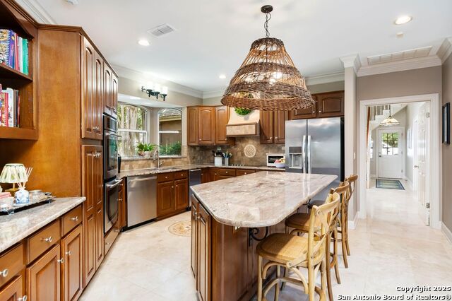Listing photo id 6 for 5 Remington Circle