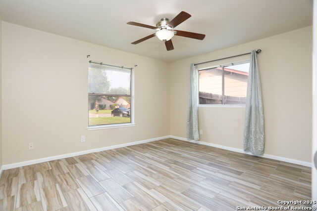Image 15 of 17 For 8226 Creekline Drive
