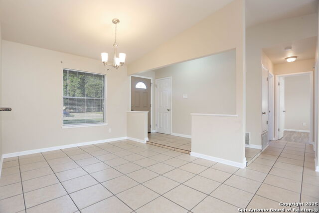 Image 4 of 17 For 8226 Creekline Drive
