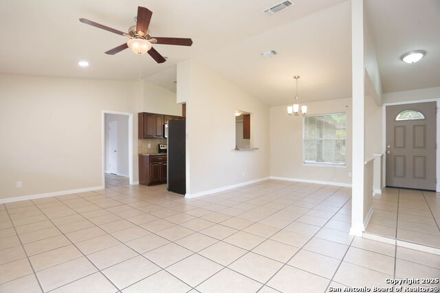 Image 5 of 17 For 8226 Creekline Drive