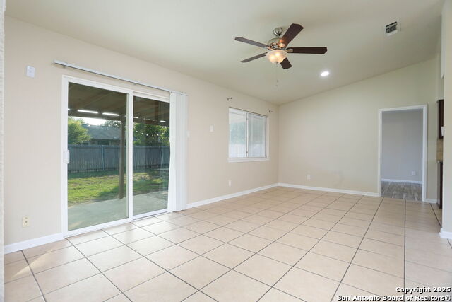 Image 9 of 17 For 8226 Creekline Drive