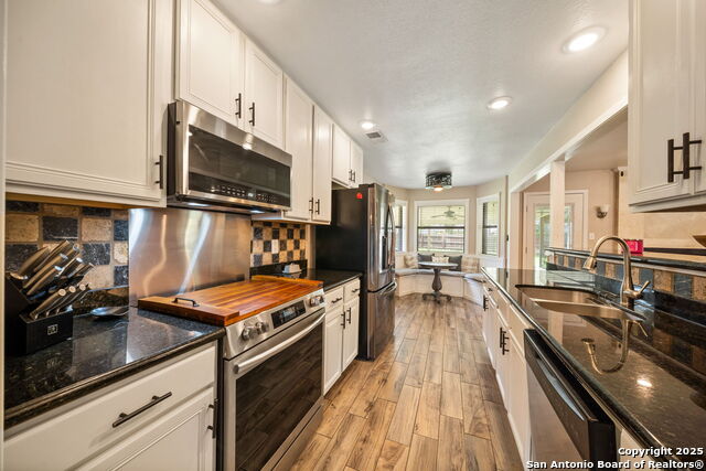 Image 14 of 38 For 7511 Louisa Allen Ct