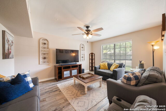 Image 19 of 38 For 7511 Louisa Allen Ct