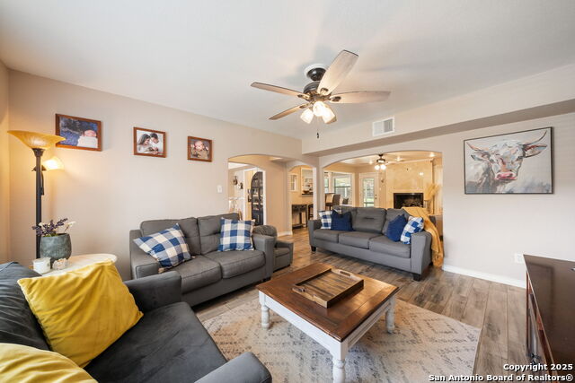 Image 20 of 38 For 7511 Louisa Allen Ct