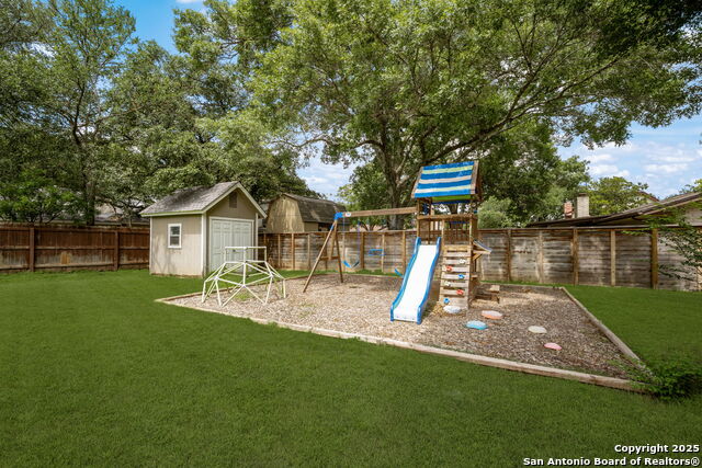 Image 35 of 38 For 7511 Louisa Allen Ct