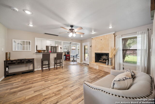 Image 7 of 38 For 7511 Louisa Allen Ct