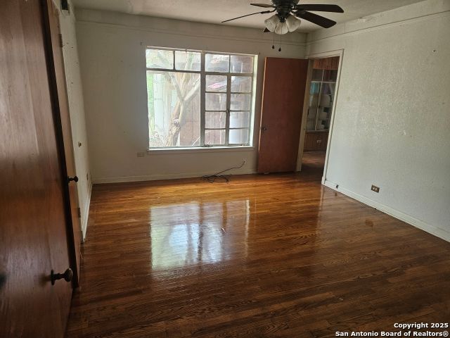 Image 16 of 21 For 2310 Gramercy W