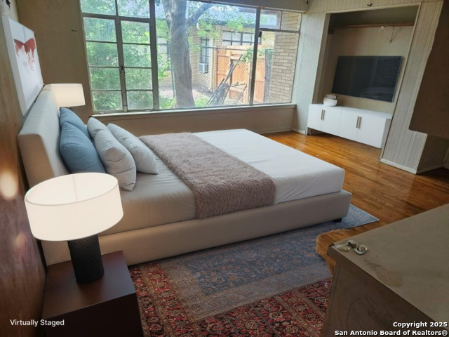Image 17 of 21 For 2310 Gramercy W