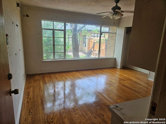 Image 18 of 21 For 2310 Gramercy W