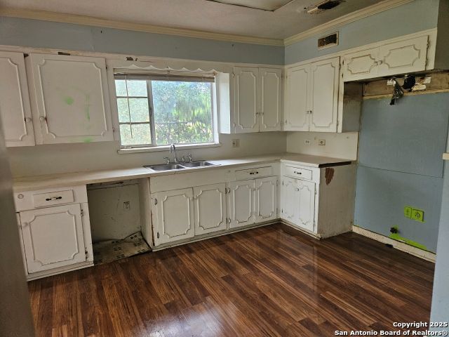 Image 8 of 21 For 2310 Gramercy W