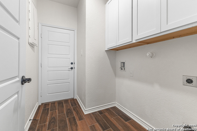 Image 18 of 34 For 4557 Klein Meadows