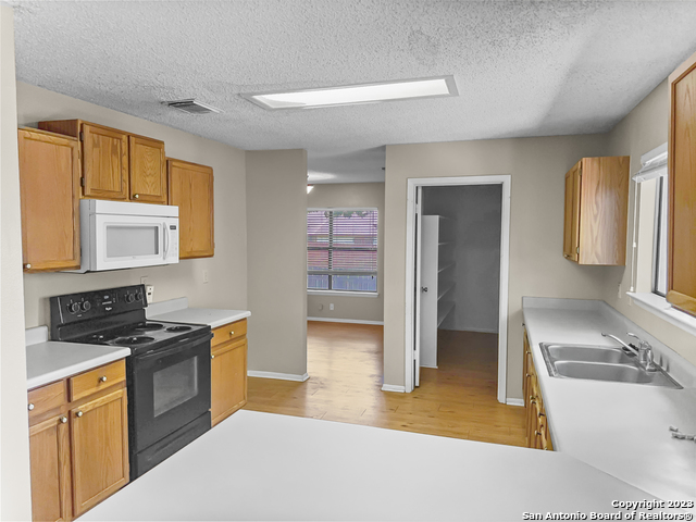 Image 5 of 12 For 3712 Whitefield Square