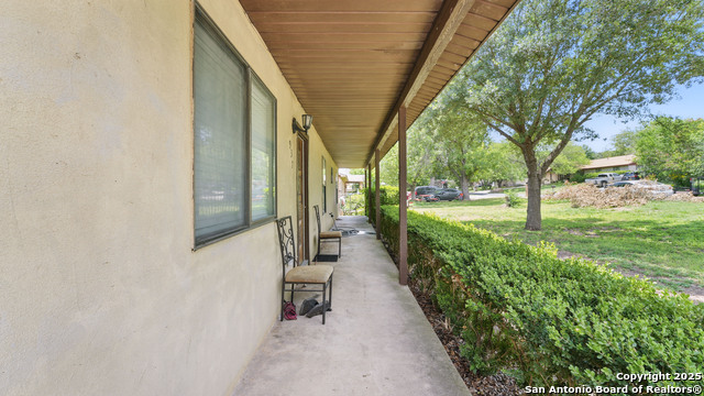 Image 2 of 29 For 937 Elsik  