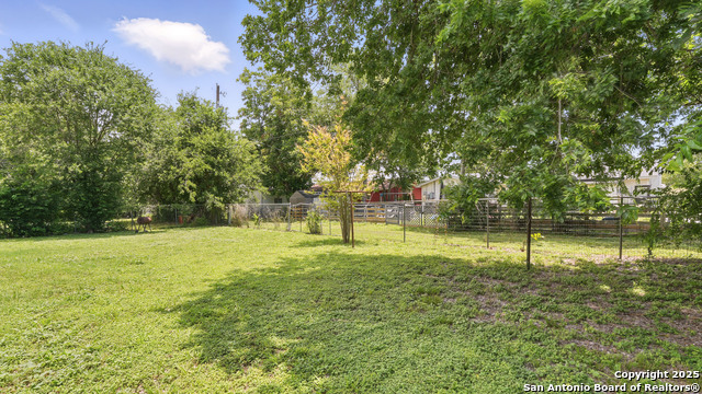 Image 24 of 29 For 937 Elsik  