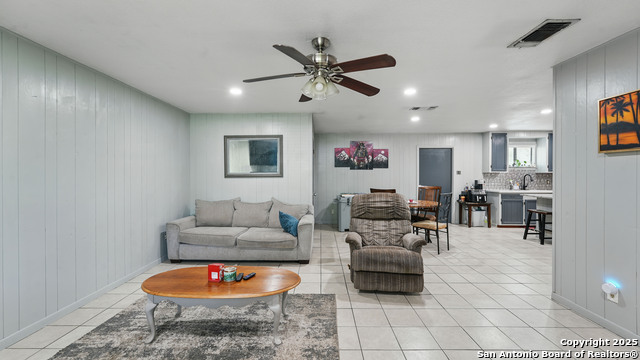 Image 4 of 29 For 937 Elsik  