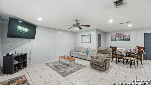Image 7 of 29 For 937 Elsik  