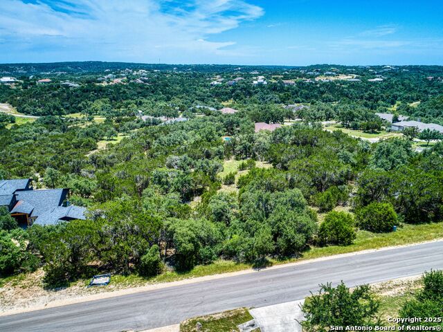 Listing photo id 8 for 114 Oyster  