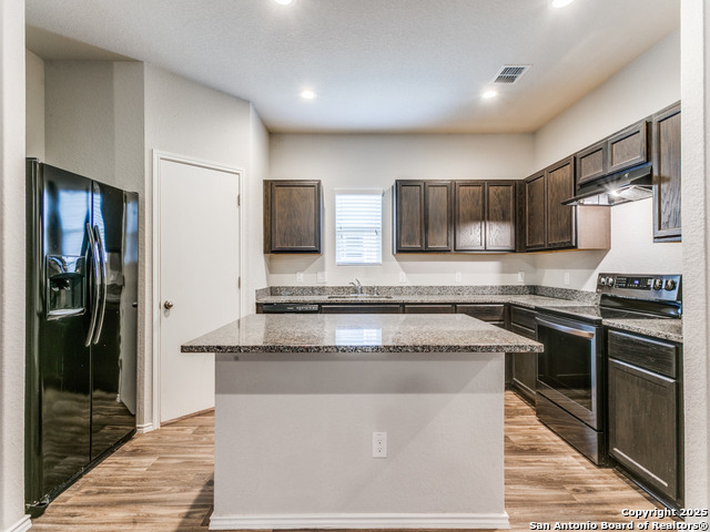 Listing photo id 9 for 9410 Sandy Ridge