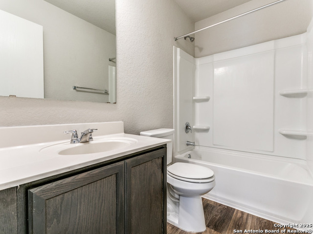 Listing photo id 15 for 9410 Sandy Ridge