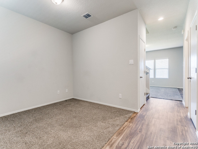 Listing photo id 1 for 9410 Sandy Ridge