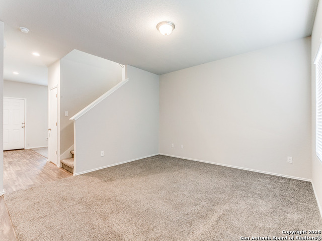 Listing photo id 4 for 9410 Sandy Ridge