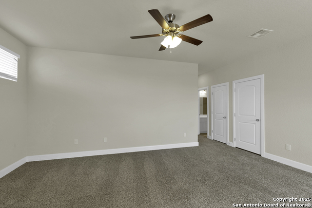 Image 17 of 24 For 945 Foxbrook