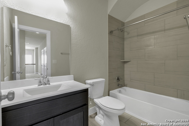 Image 22 of 24 For 945 Foxbrook