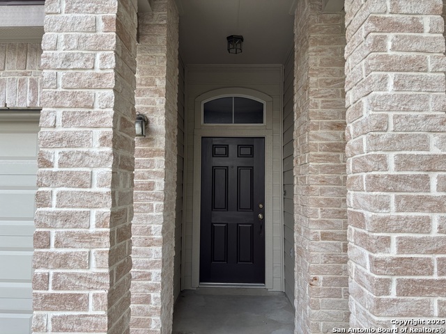 Image 3 of 28 For 320 Apache Ledge
