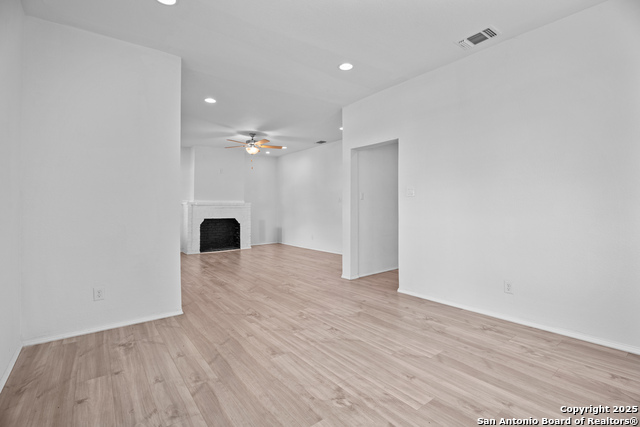 Listing photo id 9 for 634 Bailey Ave