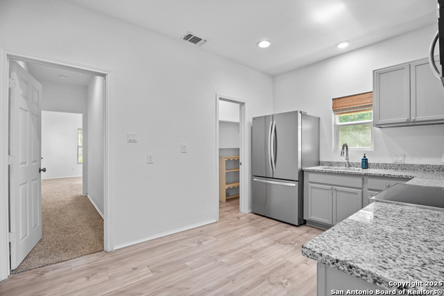 Listing photo id 12 for 634 Bailey Ave