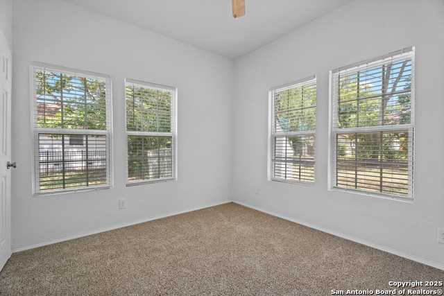 Listing photo id 17 for 634 Bailey Ave
