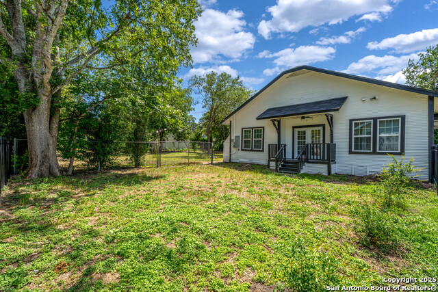 Listing photo id 21 for 634 Bailey Ave