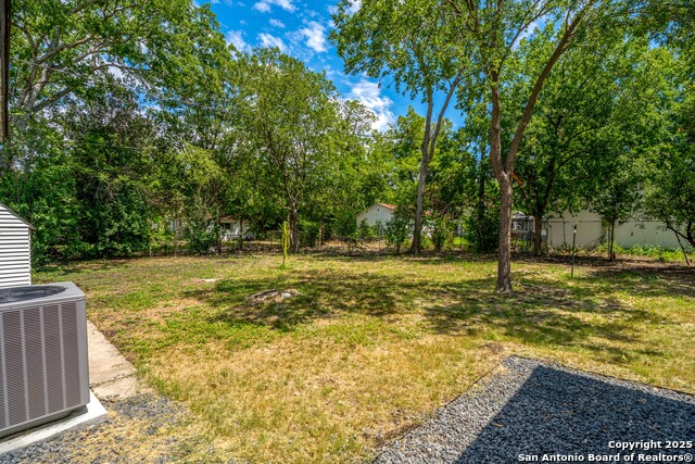 Listing photo id 23 for 634 Bailey Ave
