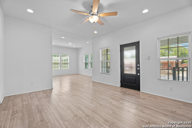 Listing photo id 6 for 634 Bailey Ave