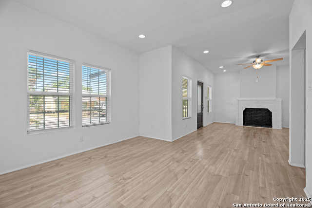 Listing photo id 7 for 634 Bailey Ave