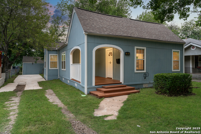 Details for 1806 W Mistletoe Ave, San Antonio, TX 78201