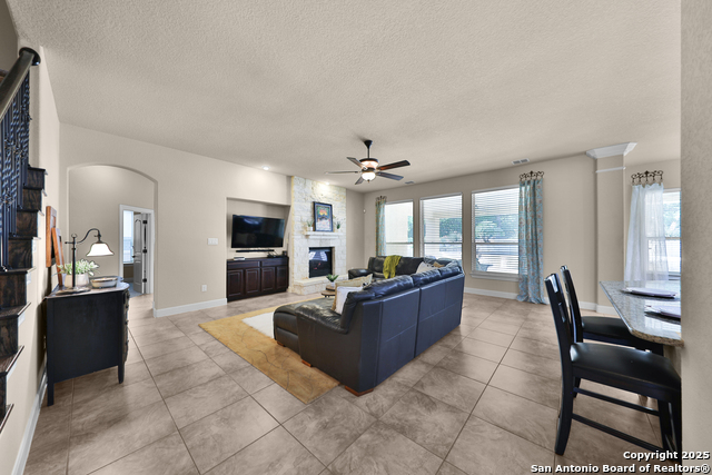 Image 13 of 47 For 10518 Springcroft Ct
