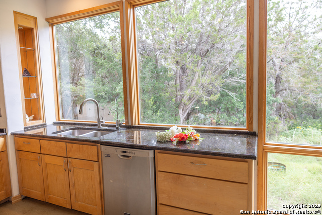 Listing photo id 15 for 317 Saddle Mountain