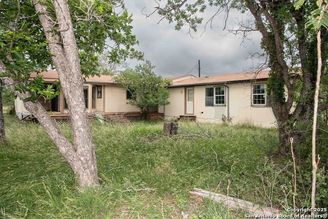 Listing photo id 6 for 486 County Road 429